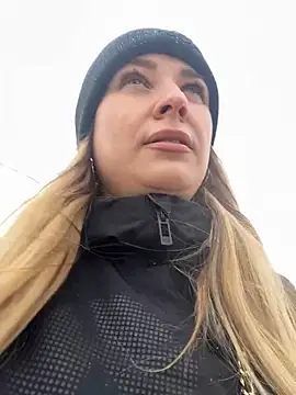 Snapshot of OlgaBuzzz chatting on January 17, 2025, 9:17 am OlgaBuzzz online show from January 17, 2025, 9:17 am