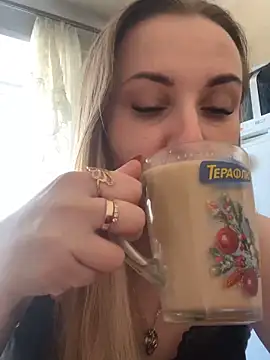 Snapshot of OlgaBuzzz chatting on January 23, 2025, 5:45 am OlgaBuzzz online show from January 23, 2025, 5:45 am