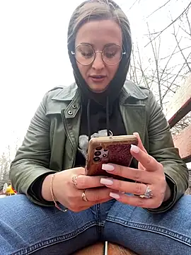 Snapshot of OlgaBuzzz chatting on March 21, 2025, 6:16 am OlgaBuzzz online show from March 21, 2025, 6:16 am