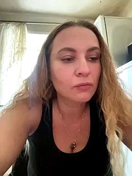 Snapshot of OlgaBuzzz chatting on November 11, 2025, 6:13 am OlgaBuzzz online show from November 11, 2025, 6:13 am