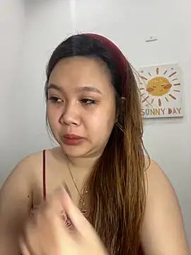 Odette68 online show from November 18, 2025, 4:28 am