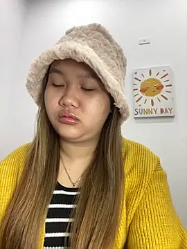 Odette68 online show from November 29, 2025, 11:41 pm