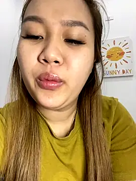 Odette68 online show from December 4, 2025, 11:57 pm