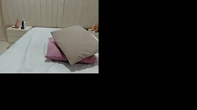 Littleolivia  online show from January 10, 2026, 1:02 pm