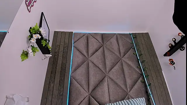 Snapshot of AbbyWathson chatting on October 30, 2025, 7:25 pm AbbyWathson online show from October 30, 2025, 7:25 pm