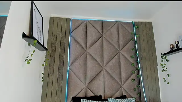 Snapshot of AbbyWathson chatting on November 9, 2025, 11:52 am AbbyWathson online show from November 9, 2025, 11:52 am