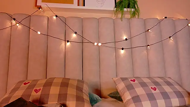 Snapshot of AbbyWathson chatting on November 13, 2025, 7:57 pm AbbyWathson online show from November 13, 2025, 7:57 pm