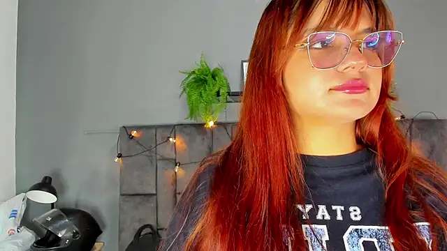 Snapshot of AbbyWathson chatting on November 21, 2025, 7:34 pm AbbyWathson online show from November 21, 2025, 7:34 pm