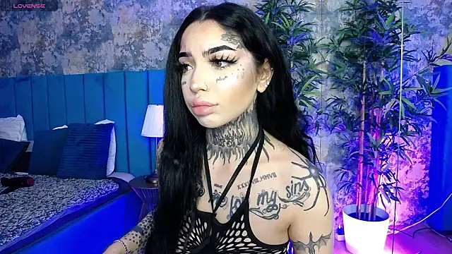 Snapshot of CreamyInkky_ chatting on February 7, 2026, 7:23 am CreamyInkky online show from February 7, 2026, 7:23 am