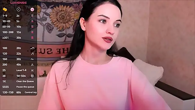 Snapshot of AdelinaRoss chatting on October 16, 2025, 9:05 pm AdelinaRoss online show from October 16, 2025, 9:05 pm