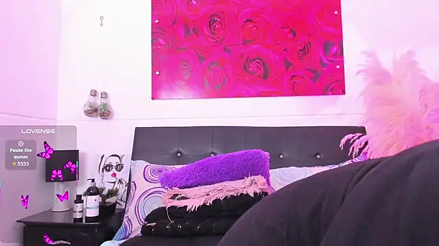 Adams Cloe online show from December 1, 2025, 10:53 am