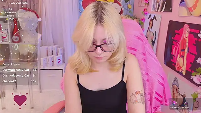 Coconut Mia online show from December 21, 2024, 11:02 pm