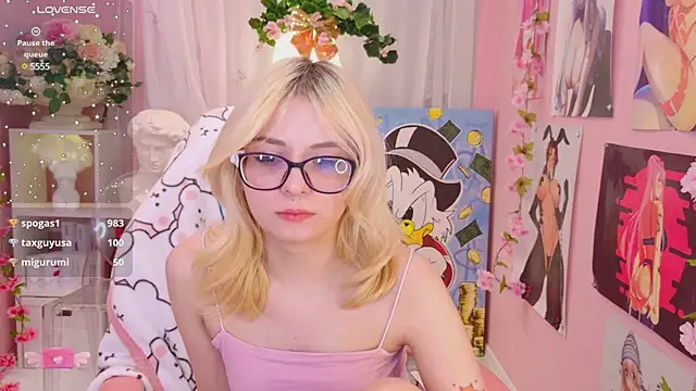 Coconut Mia online show from December 27, 2024, 4:15 am