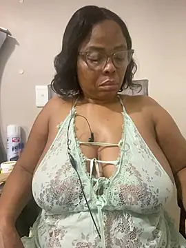 Nomthie online show from March 4, 2026, 11:33 pm