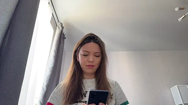 Snapshot of Victoria1Love chatting on February 20, 2025, 10:05 am Victoria1Love online show from February 20, 2025, 10:05 am