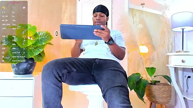Snapshot of RicoBrown777_ chatting on April 27, 2026, 3:59 am RicoBrown777 online show from April 27, 2026, 3:59 am
