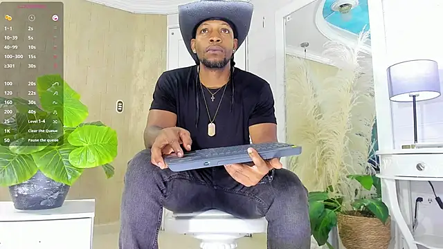 Snapshot of RicoBrown777_ chatting on May 7, 2026, 4:07 am RicoBrown777 online show from May 7, 2026, 4:07 am