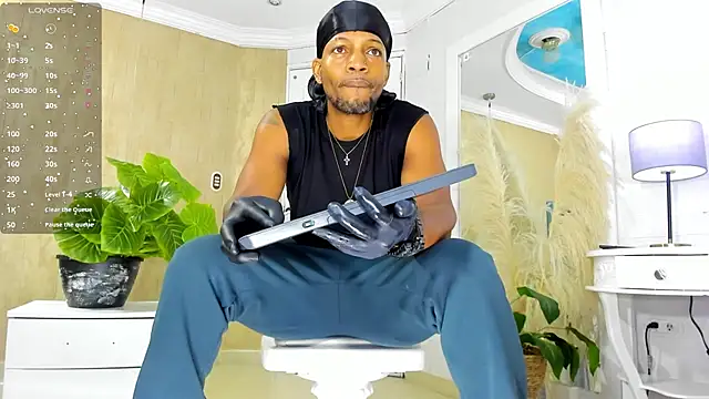 Snapshot of RicoBrown777_ chatting on May 11, 2026, 4:07 am RicoBrown777 online show from May 11, 2026, 4:07 am