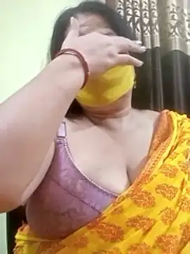 Snapshot of IndianAngle chatting on October 23, 2025, 8:29 pm IndianAngle online show from October 23, 2025, 8:29 pm