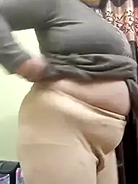 Snapshot of IndianAngle chatting on November 27, 2025, 4:14 am IndianAngle online show from November 27, 2025, 4:14 am