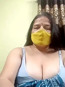 Snapshot of IndianAngle chatting on December 2, 2025, 8:26 pm IndianAngle online show from December 2, 2025, 8:26 pm