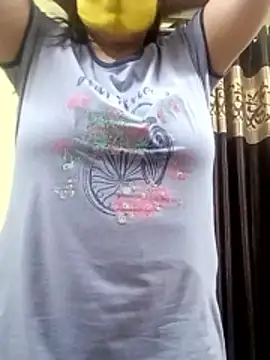 Snapshot of IndianAngle chatting on January 7, 2026, 4:42 pm IndianAngle online show from January 7, 2026, 4:42 pm