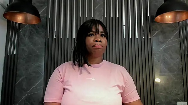 Snapshot of SaraiEvans chatting on November 7, 2025, 3:17 am SaraiEvans online show from November 7, 2025, 3:17 am