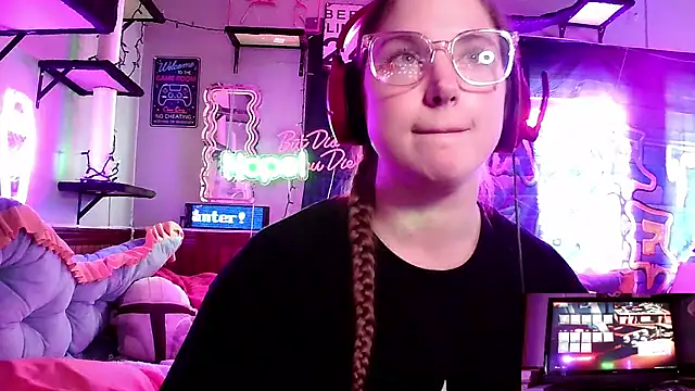 mirannacult online show from February 1, 2025, 6:08 pm