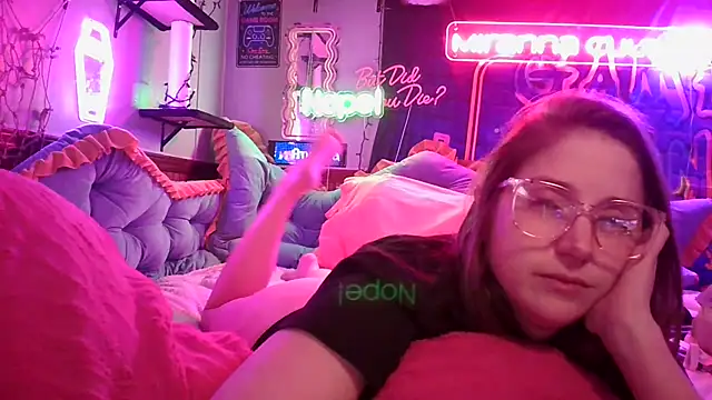 mirannacult online show from February 5, 2025, 10:19 am