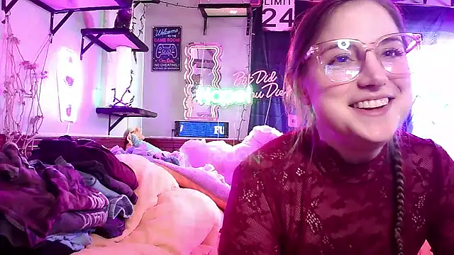 mirannacult online show from February 10, 2025, 7:49 pm