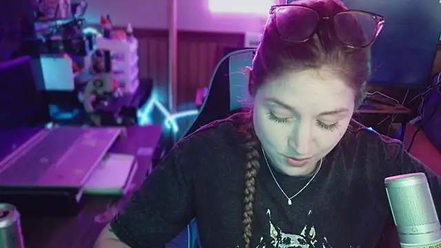 mirannacult online show from March 23, 2026, 11:42 pm