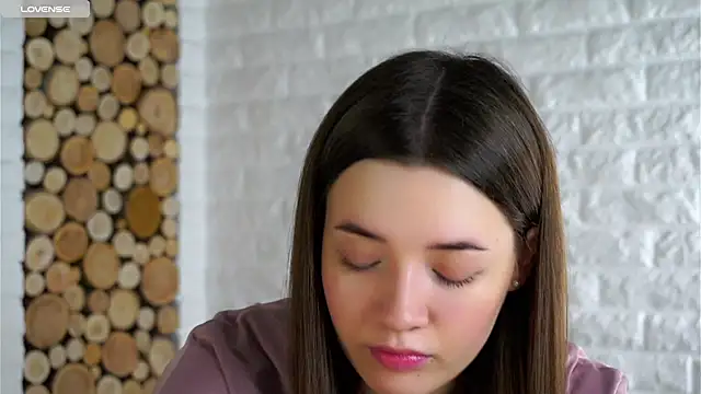 LowOncoming online show from December 5, 2025, 2:09 am