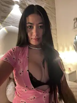  MadiLee  online show from February 28, 2025, 9:33 pm