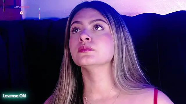 Snapshot of AspenRuss chatting on October 11, 2025, 5:22 pm AspenRuss online show from October 11, 2025, 5:22 pm