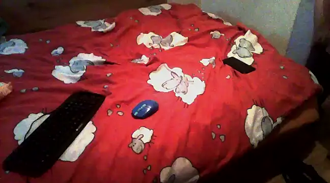 Snapshot of eblata04 chatting on December 18, 2024, 12:21 am eblata04 online show from December 18, 2024, 12:21 am