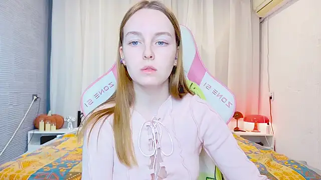 Wild  flowers online show from November 21, 2025, 6:28 pm