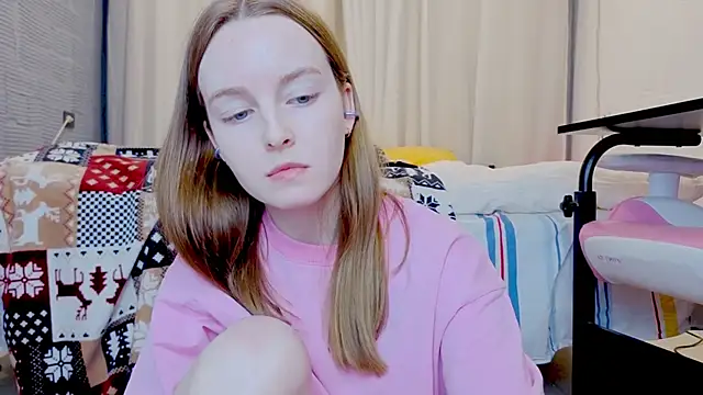 Wild  flowers online show from December 21, 2025, 6:04 pm