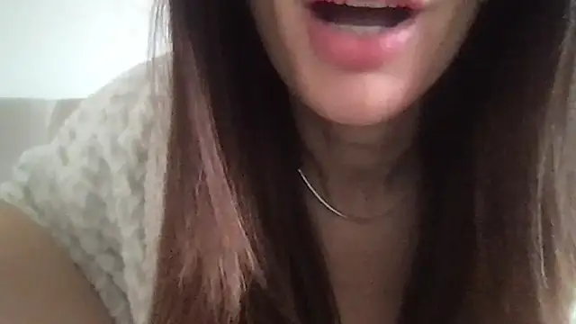 paolajonez online show from November 2, 2025, 2:08 pm