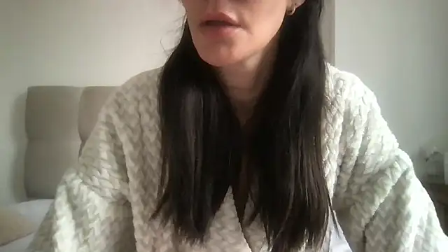 paolajonez online show from February 2, 2026, 5:22 pm