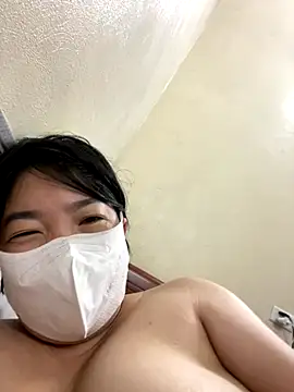 Hachi Sweetbabie  online show from November 13, 2025, 10:58 am