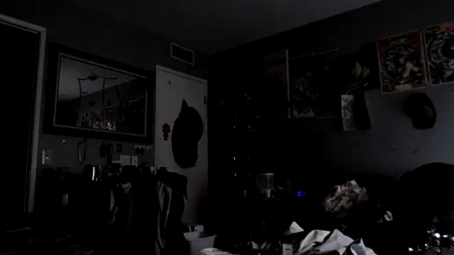 eavestease1 online show from February 25, 2026, 4:27 pm