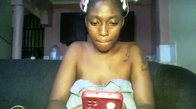 Snapshot of Sexxy_bre chatting on December 24, 2024, 11:33 pm Sexxy bre online show from December 24, 2024, 11:33 pm