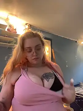 Lalalynn online show from May 6, 2026, 1:03 am