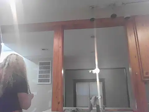 Lalalynn online show from May 8, 2026, 1:11 am