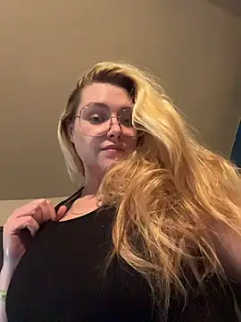 Lalalynn online show from May 20, 2026, 1:28 pm