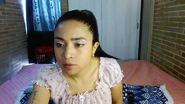 helenacyruss online show from October 15, 2025, 5:35 pm