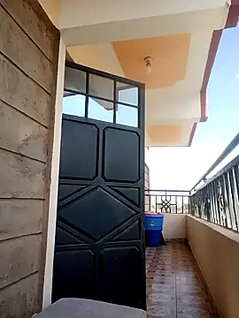 Queenshaz01 online show from January 9, 2025, 11:36 am