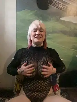 poussichienne online show from January 22, 2025, 8:29 am