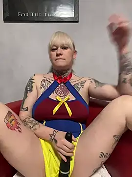 poussichienne online show from February 12, 2025, 12:44 pm