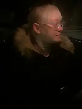 poussichienne online show from February 16, 2026, 4:52 am